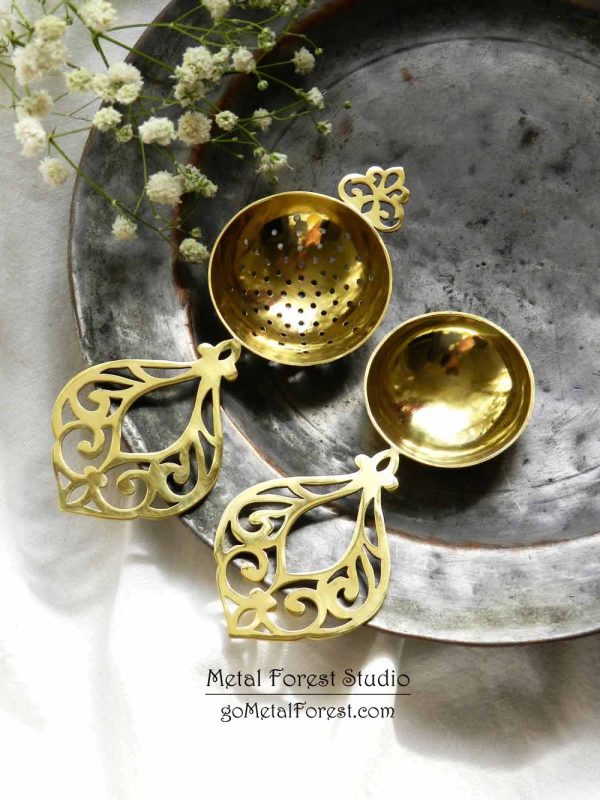 ست پیمانه و صافی چای برنجی - طرح اسلیمی - استودیو متال فارست