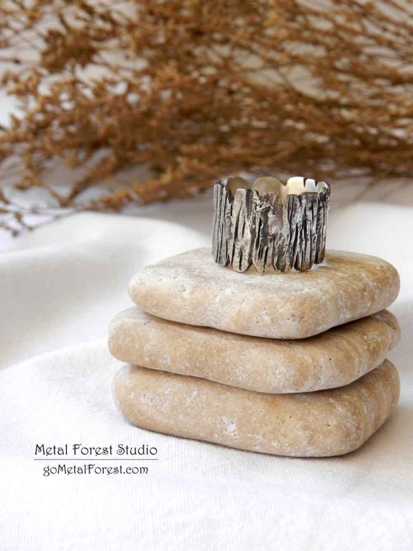انگشتر نقره دستساز پوست بلوط با الهام از بافت طبیعی پوست درخت بلوط و پرداخت سیاهکاری - Metal Forest